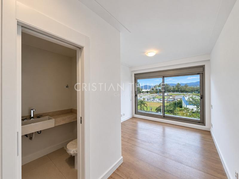 Apartamento na Beira-Mar Norte de Florian�polis com 4 Su�tes, 309 m� e 3 Vagas 16