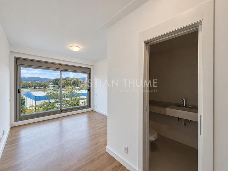 Apartamento na Beira-Mar Norte de Florian�polis com 4 Su�tes, 309 m� e 3 Vagas 17