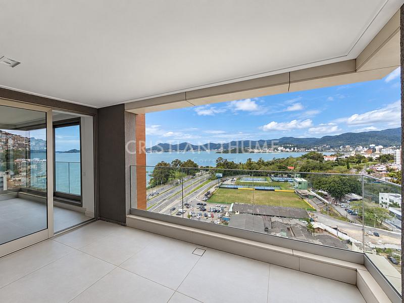 Apartamento na Beira-Mar Norte com 248 m�, 3 su�tes e 3 vagas 3