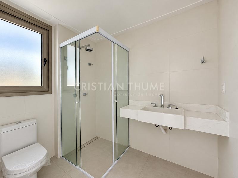 Apartamento na Beira-Mar Norte com 248 m�, 3 su�tes e 3 vagas 14