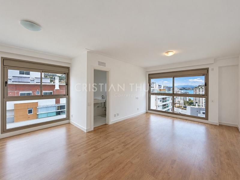 Apartamento na Beira-Mar Norte com 248 m�, 3 su�tes e 3 vagas 15