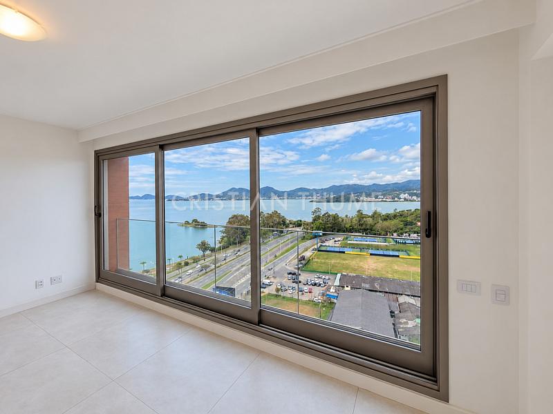 Apartamento na Beira-Mar Norte com 248 m�, 3 su�tes e 3 vagas 1