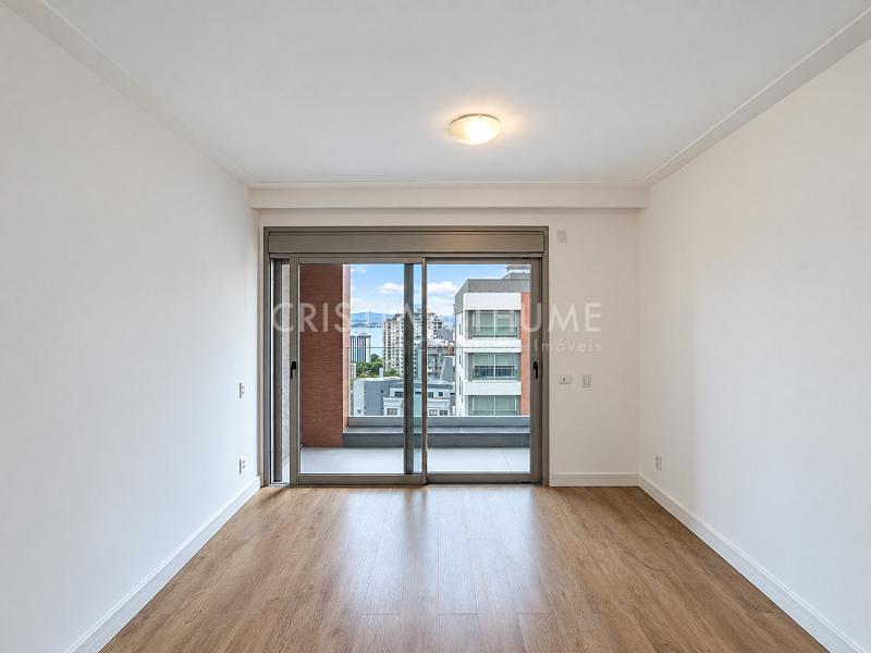 Apartamento na Beira-Mar Norte com 248 m�, 3 su�tes e 3 vagas 20