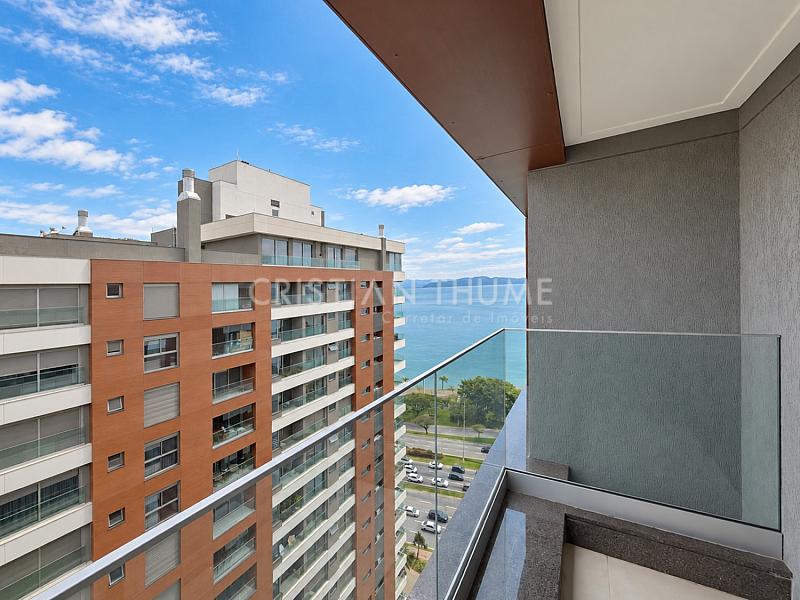 Apartamento na Beira-Mar Norte com 248 m�, 3 su�tes e 3 vagas 22