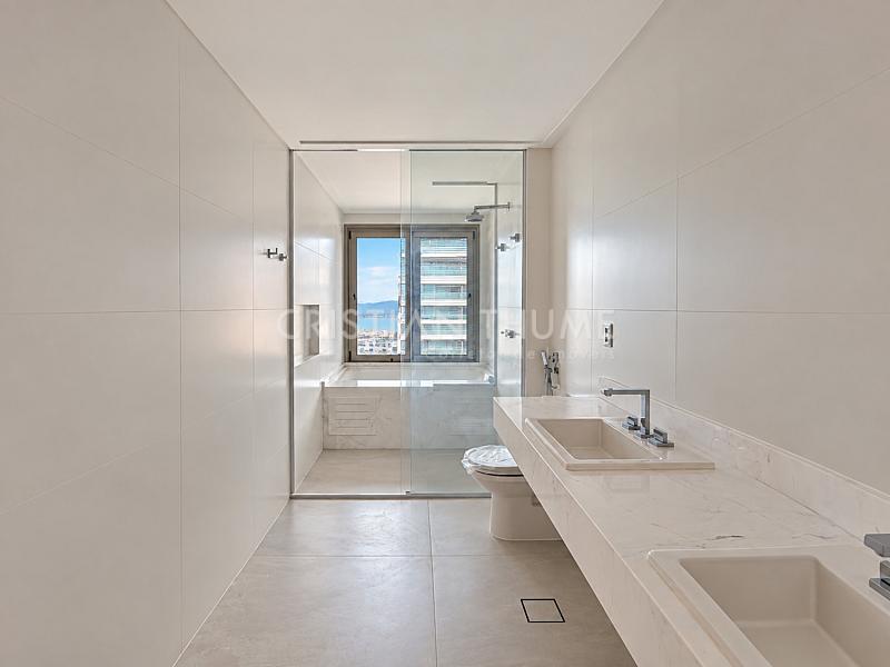 Apartamento na Beira-Mar Norte com 248 m�, 3 su�tes e 3 vagas 23