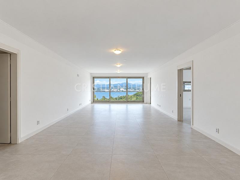 Apartamento na Beira-Mar Norte com 248 m�, 3 su�tes e 3 vagas 2