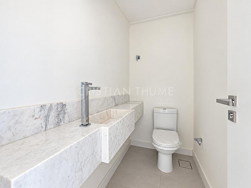 Apartamento na Beira-Mar Norte com 248 m�, 3 su�tes e 3 vagas 7