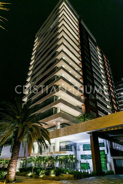 Apartamento na Beira-Mar Norte com 248 m�, 3 su�tes e 3 vagas 33