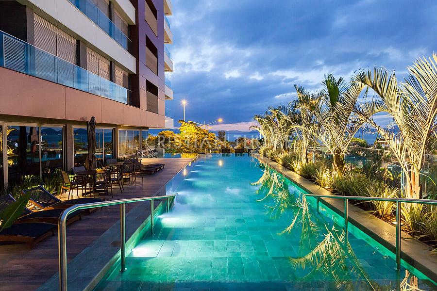 Apartamento na Beira-Mar Norte com 248 m�, 3 su�tes e 3 vagas 53