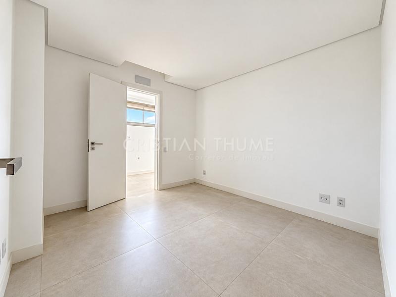Apartamento na Beira-Mar Norte de Florian�polis com 4 Su�tes, 308 m� e 3 Vagas 17