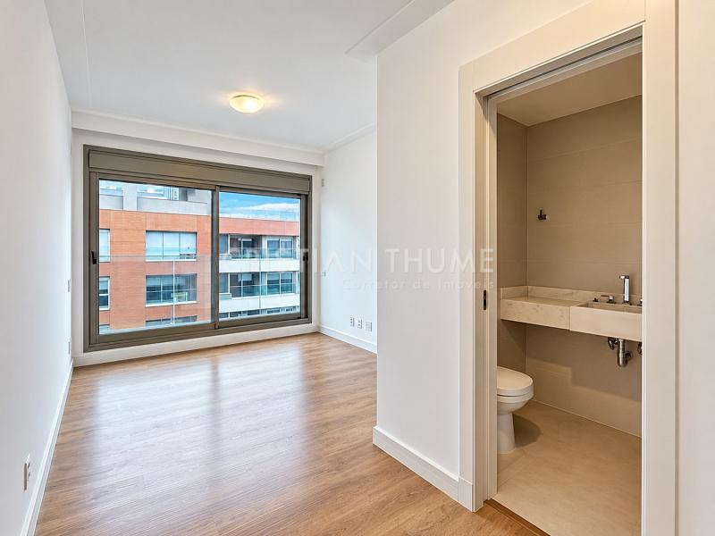 Apartamento na Beira-Mar Norte de Florian�polis com 4 Su�tes, 308 m� e 3 Vagas 22