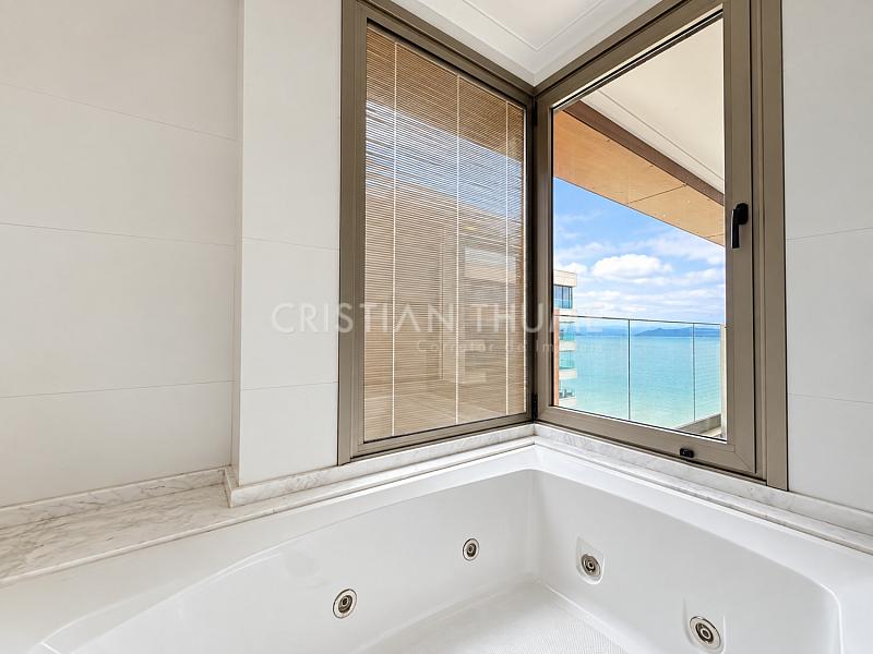 Apartamento na Beira-Mar Norte de Florian�polis com 4 Su�tes, 308 m� e 3 Vagas 24