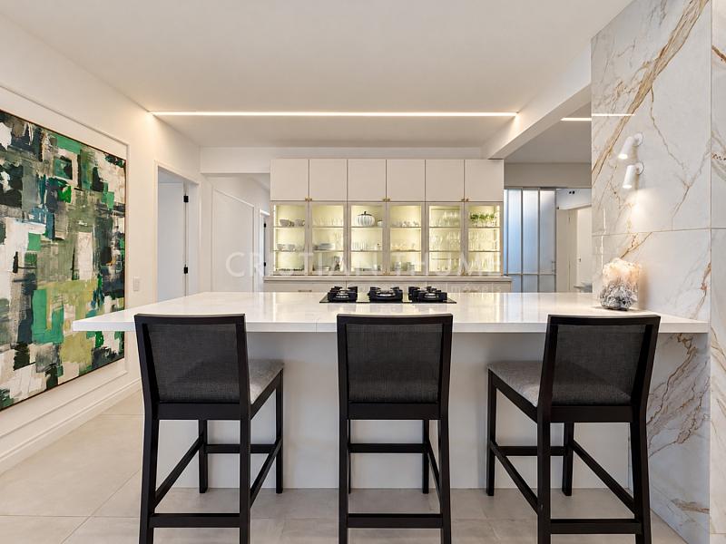 Apartamento 130m�, 3 su�tes, 2 vagas no Condom�nio Saint Laurent - Florian�polis 1