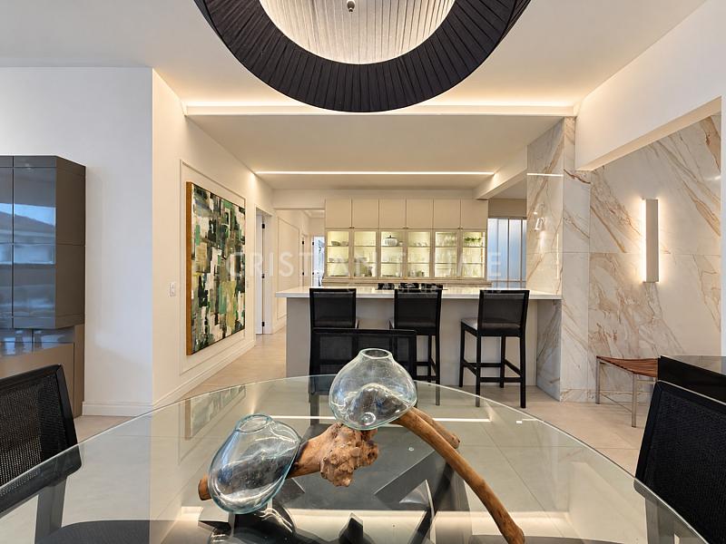 Apartamento 130m�, 3 su�tes, 2 vagas no Condom�nio Saint Laurent - Florian�polis 15