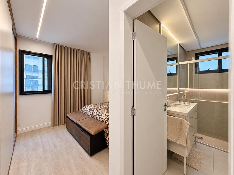 Apartamento 130m�, 3 su�tes, 2 vagas no Condom�nio Saint Laurent - Florian�polis 38