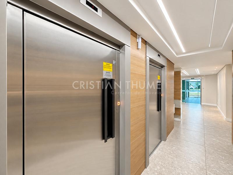 Apartamento 130m�, 3 su�tes, 2 vagas no Condom�nio Saint Laurent - Florian�polis 8