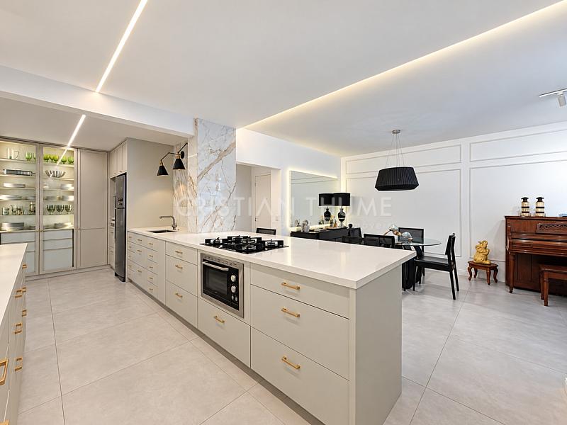 Apartamento 130m�, 3 su�tes, 2 vagas no Condom�nio Saint Laurent - Florian�polis 2