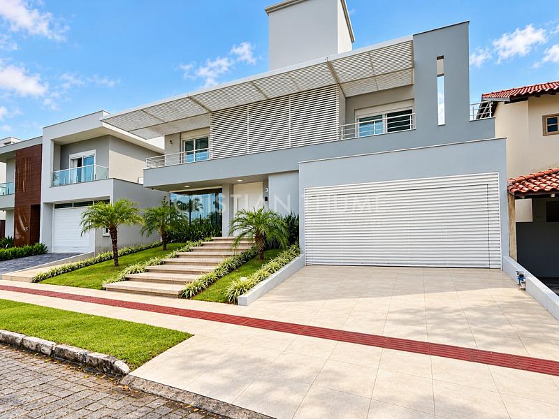Casa de 3 quartos em Jurer� Internacional - SC 1