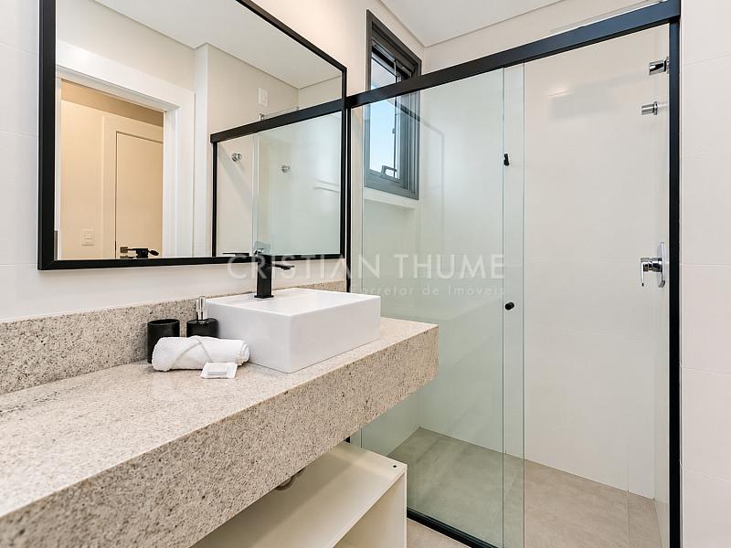 Apartamento com 3 su�tes e 2 vagas a 150 m do mar em Jurer� Internacional 21