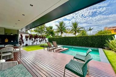 Casa com 4 quartos à venda na Rua dos Botos, Jurerê Internacional, Florianópolis