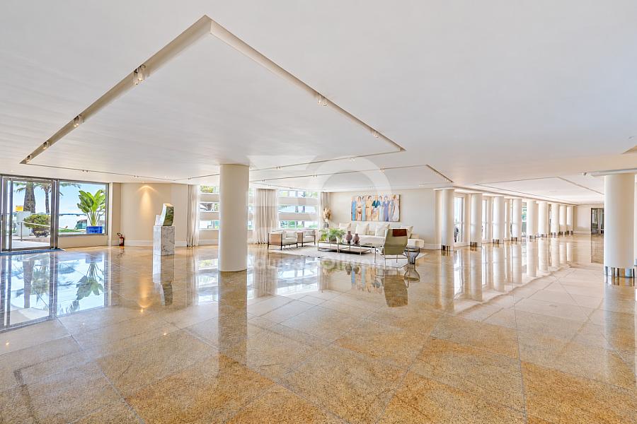 Apartamento mobiliado frente mar para loca��o anual no Torre Atl�ntica | 1 su�te + 2 dormit�rios 20