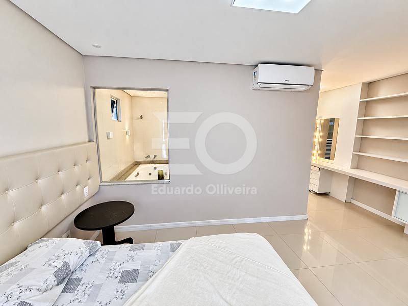 Cobertura mobiliada com piscina privativa e 3 su�tes para loca��o anual no Pioneiros 26