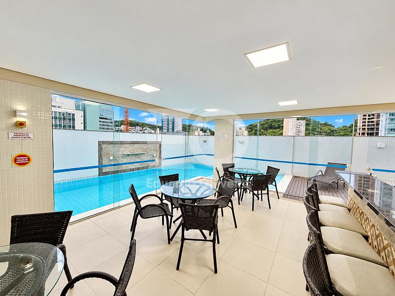 Cobertura mobiliada com piscina privativa e 3 su�tes para loca��o anual no Pioneiros 29