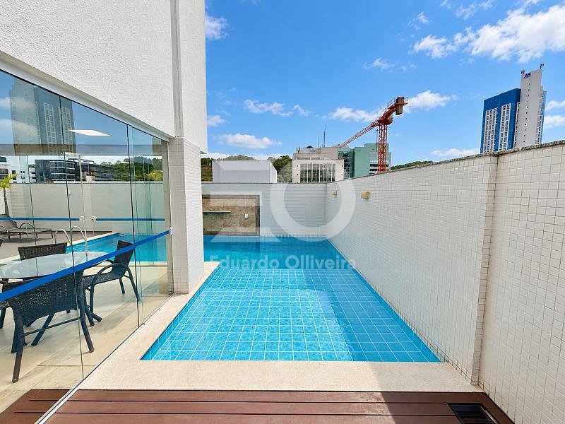 Cobertura mobiliada com piscina privativa e 3 su�tes para loca��o anual no Pioneiros 34