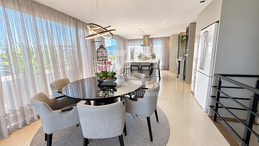 Cobertura duplex com vista para o mar e piscina privativa no Costa Allegra � Balne�rio Cambori� 31