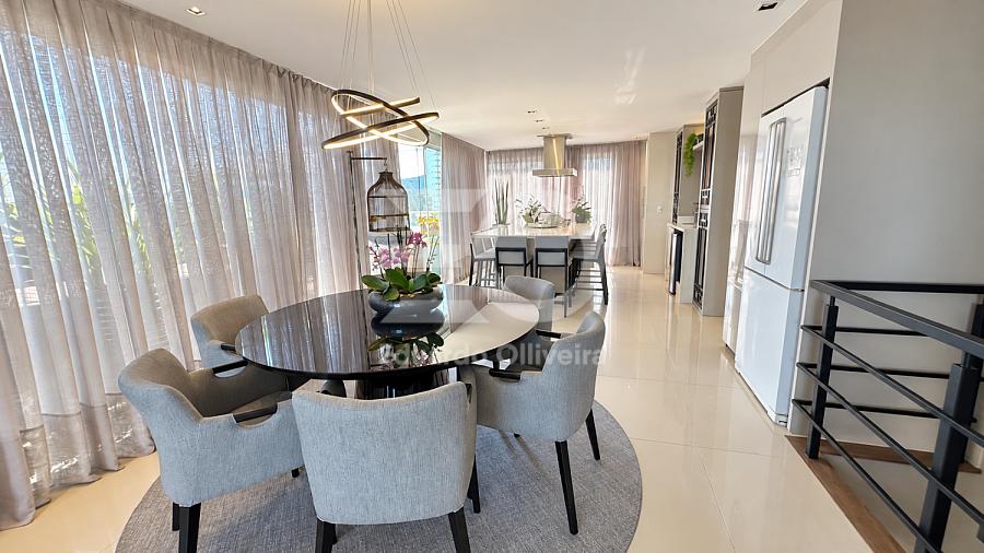 Cobertura duplex com vista para o mar e piscina privativa no Costa Allegra � Balne�rio Cambori� 33