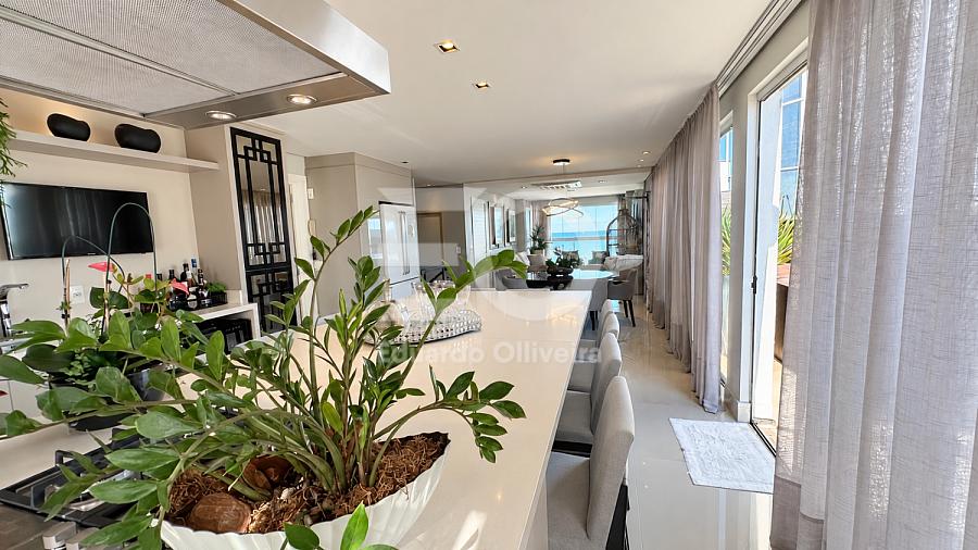 Cobertura duplex com vista para o mar e piscina privativa no Costa Allegra � Balne�rio Cambori� 35