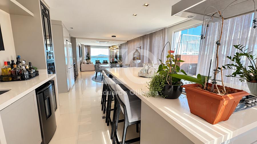 Cobertura duplex com vista para o mar e piscina privativa no Costa Allegra � Balne�rio Cambori� 36