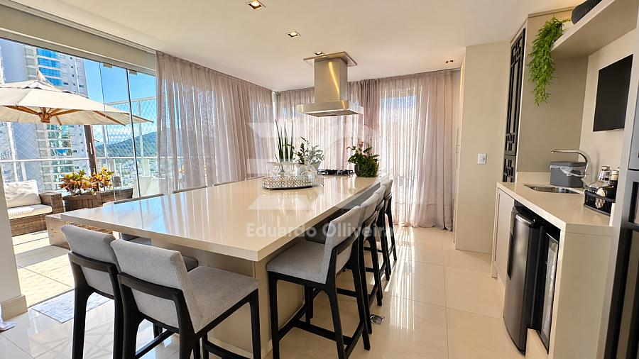Cobertura duplex com vista para o mar e piscina privativa no Costa Allegra � Balne�rio Cambori� 38
