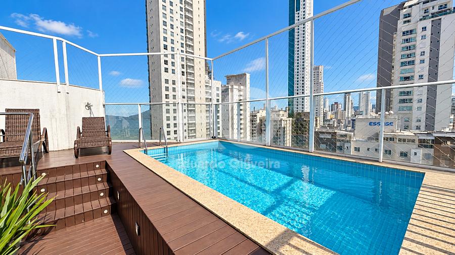 Cobertura duplex com vista para o mar e piscina privativa no Costa Allegra � Balne�rio Cambori� 42