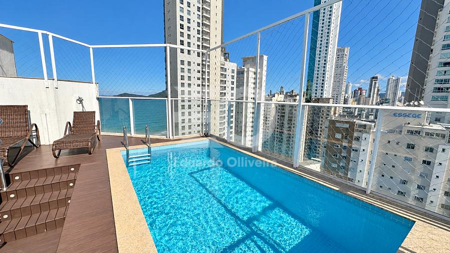 Cobertura duplex com vista para o mar e piscina privativa no Costa Allegra � Balne�rio Cambori� 43