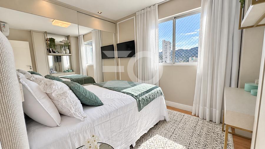 Cobertura duplex com vista para o mar e piscina privativa no Costa Allegra � Balne�rio Cambori� 27