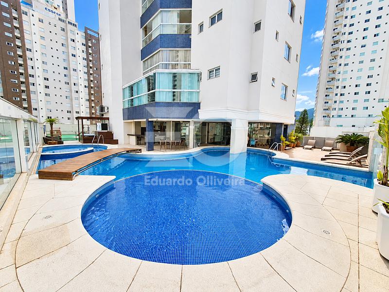 Cobertura duplex com vista para o mar e piscina privativa no Costa Allegra � Balne�rio Cambori� 52