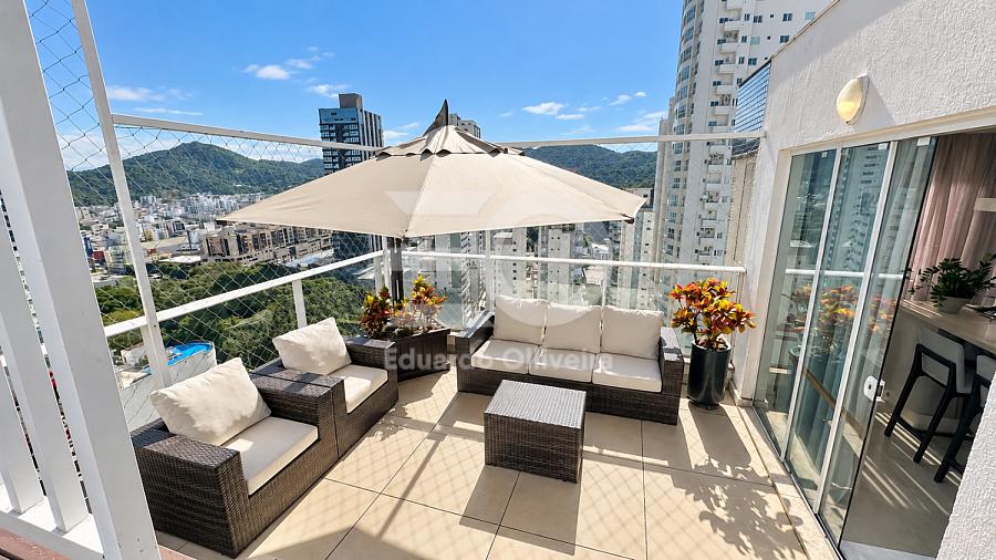 Cobertura duplex com vista para o mar e piscina privativa no Costa Allegra � Balne�rio Cambori� 44