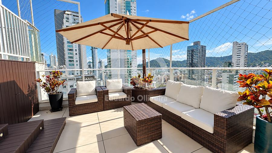 Cobertura duplex com vista para o mar e piscina privativa no Costa Allegra � Balne�rio Cambori� 45
