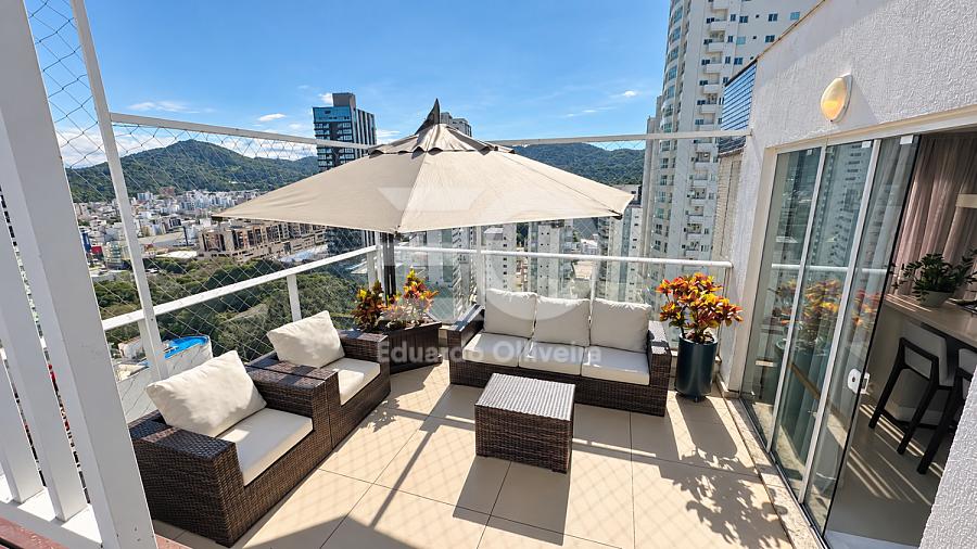 Cobertura duplex com vista para o mar e piscina privativa no Costa Allegra � Balne�rio Cambori� 46