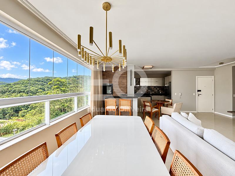 Apartamento mobiliado com 3 quartos e 2 vagas no Farol Ponta do Mel em Balne�rio Cambori� 2