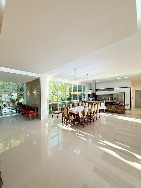 Casa no Condom�nio Lagoa Dourada 1