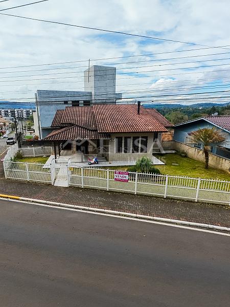 Casa com 2 pavimentos no Universitário! — foto 2