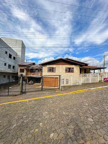 Casa com 2 pavimentos no Universitário! — foto 6