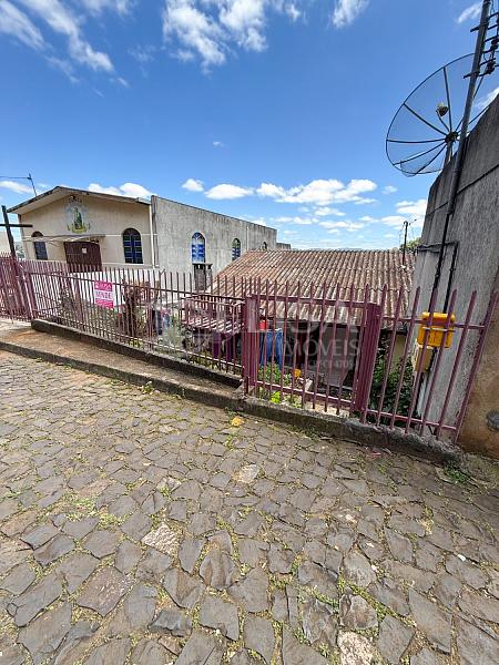 Casa com 2 pavimentos no Santos Dumont! — foto 2