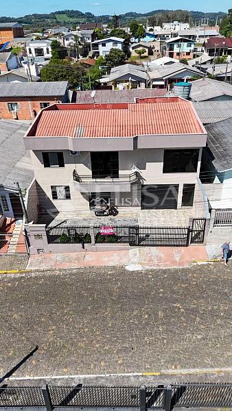 Casa com dois pavimentos no bairro Cidade Alta! 1