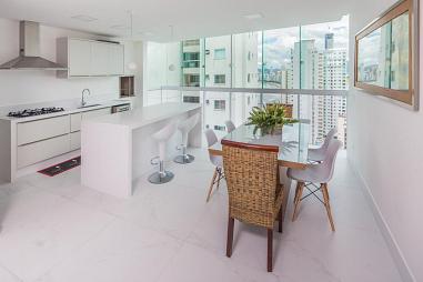 Apartamento com 4 quartos à venda, 132m², 5 banheiros, 2 garagens - Pioneiros - Balneário Camboriú