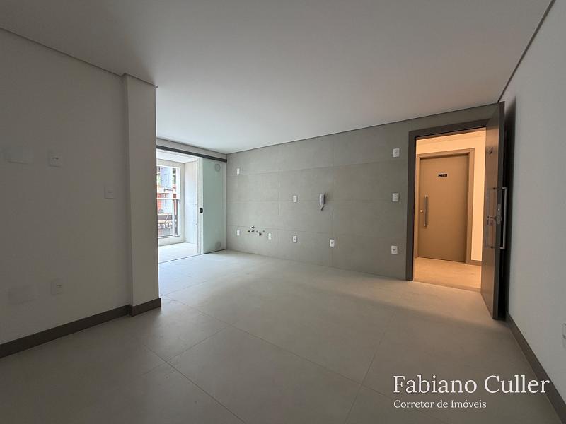 Apto 01 Suíte + 01 Dorm | PRAIA BRAVA — foto 10