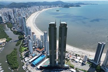 Apartamento de Luxo no Yachthouse