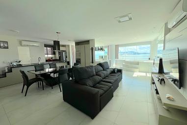 Apartamento frente mar no Edifício Barra Tower